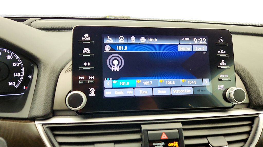 Used 2019 Honda Accord Touring image 18