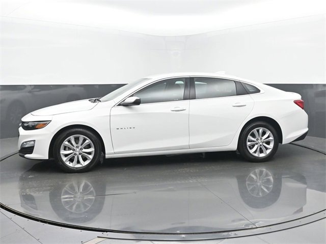 Used 2025 Chevrolet Malibu LT image 2
