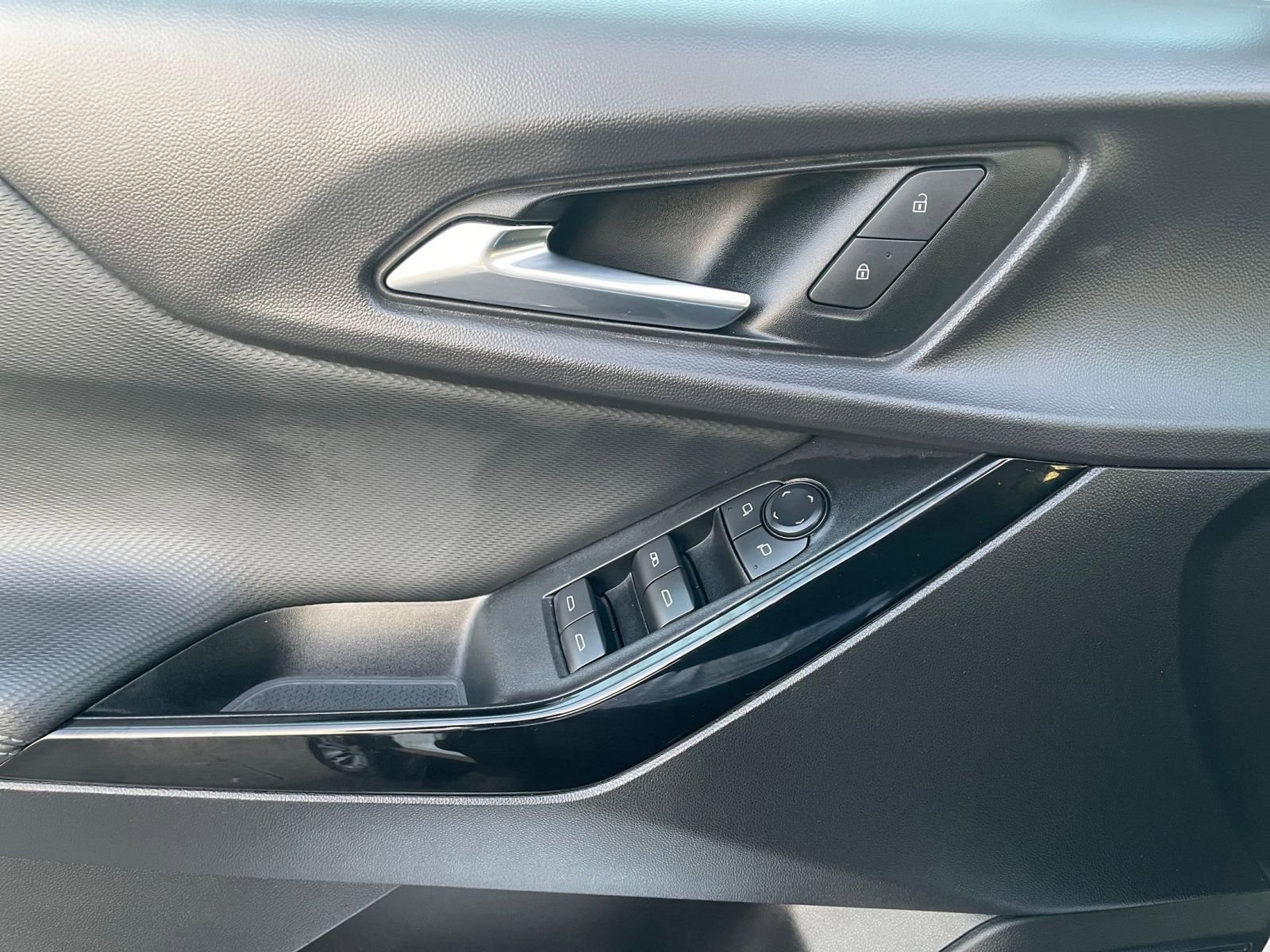 Used 2025 Chevrolet Equinox LT image 20