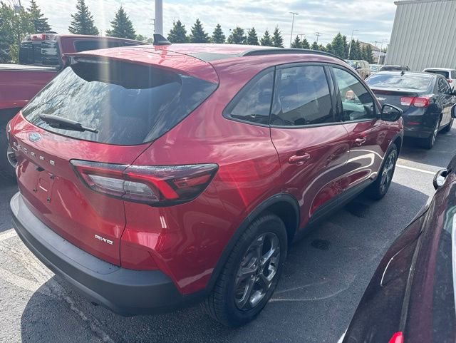 Used 2025 Ford Escape ST-Line AWD/4WD image 3