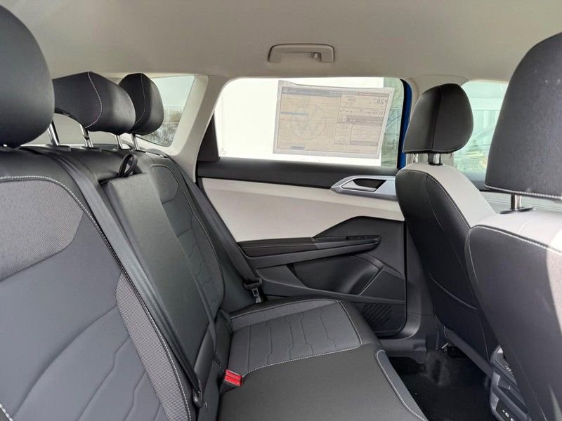 New 2026 Volkswagen Taos SE AWD/4WD image 5