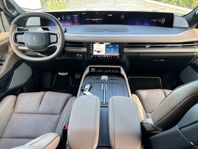 New 2025 Lincoln Navigator Black Label image 24