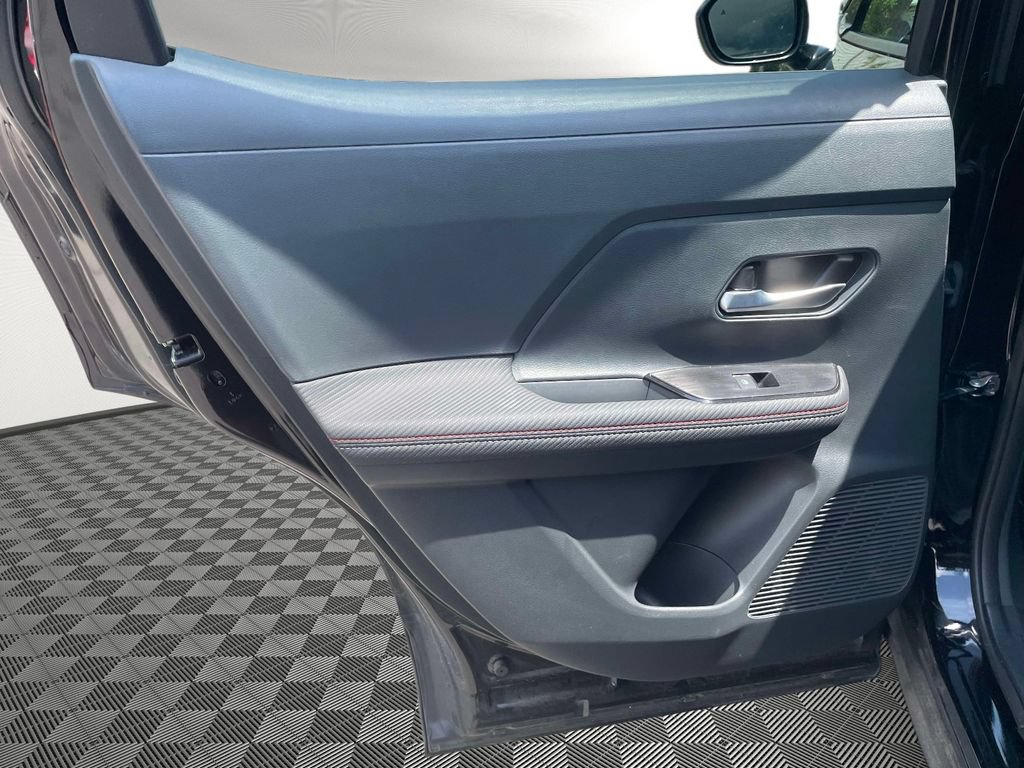 Used 2025 Nissan Kicks SR FWD image 12