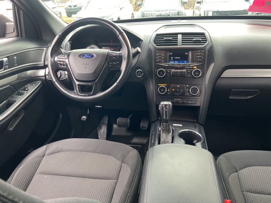 Used 2018 Ford Explorer XLT image 17