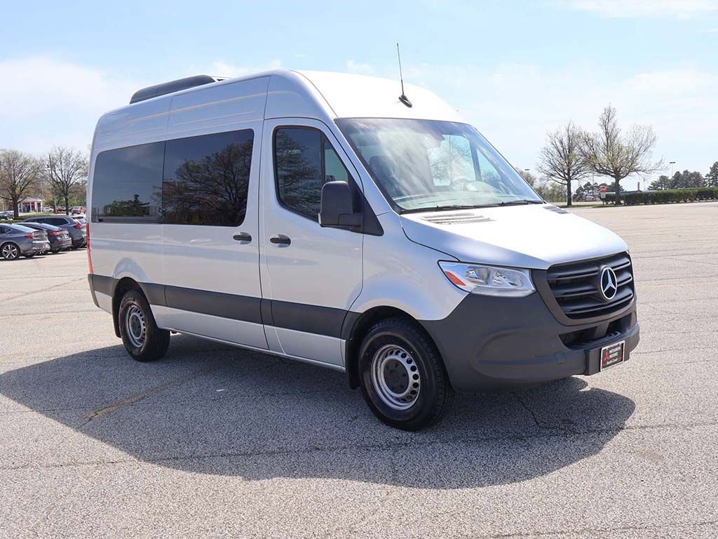 Used 2024 Mercedes-Benz Sprinter 2500 image 2