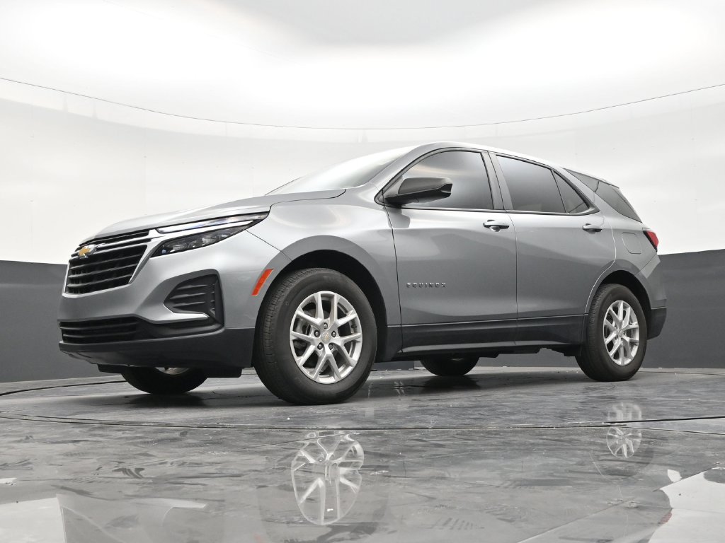 Used 2024 Chevrolet Equinox LS w/ Driver Confidence II Package FWD image 17