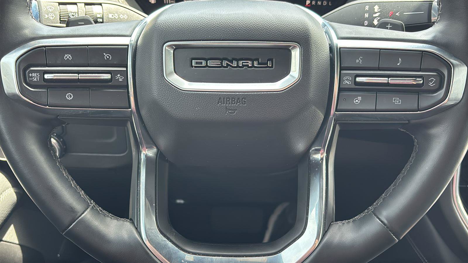 Certified 2025 GMC Yukon Denali AWD/4WD image 28