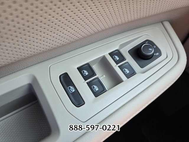 Certified 2026 Volkswagen Atlas SE FWD image 31