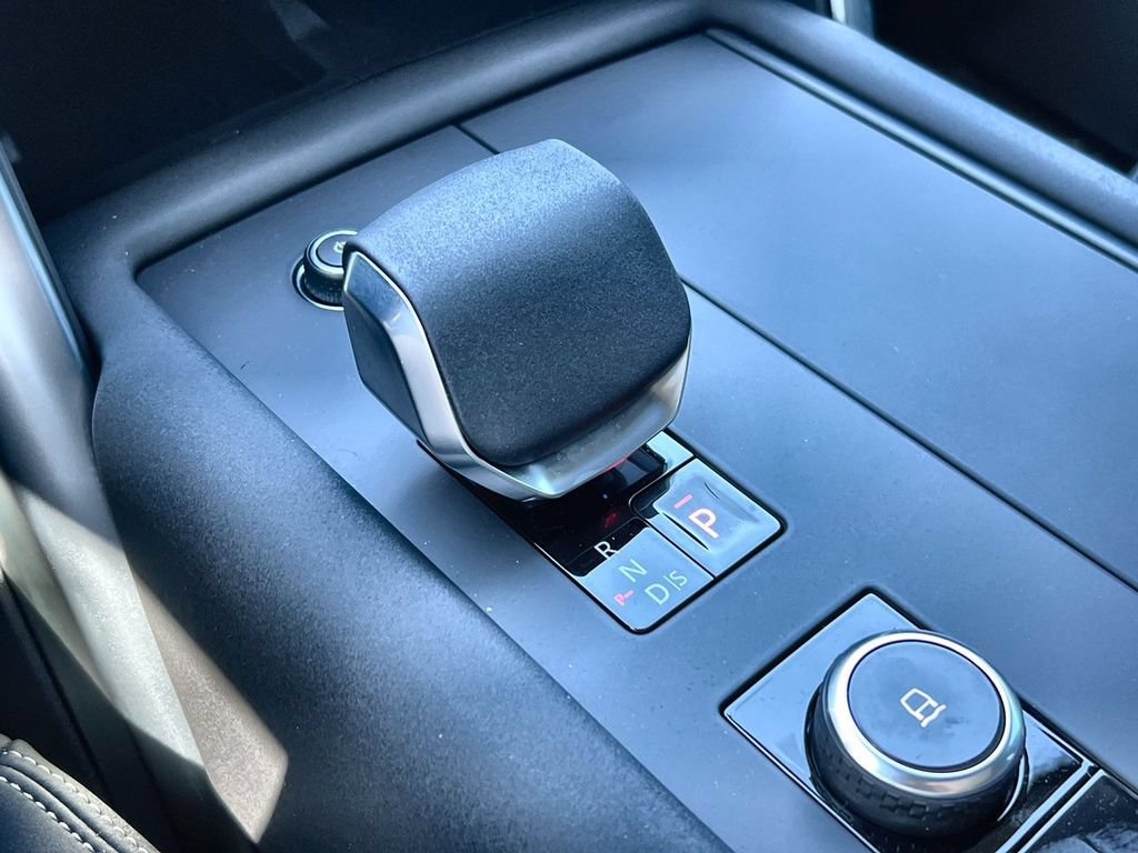 New 2026 Land Rover Discovery S AWD/4WD image 28