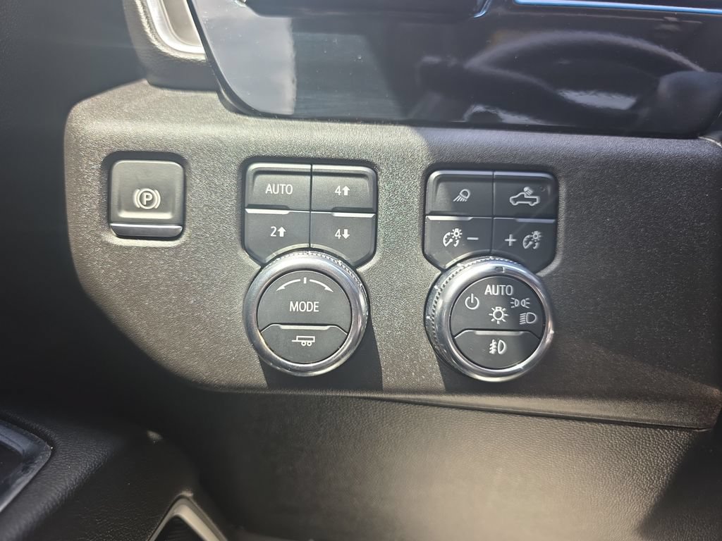 Used 2024 GMC Sierra 1500 SLT w/ SLT Premium Plus Package AWD/4WD image 25
