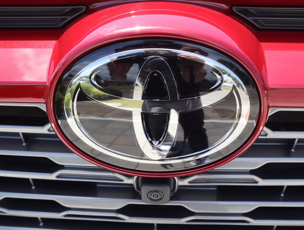 Used 2024 Toyota RAV4 Limited FWD image 12