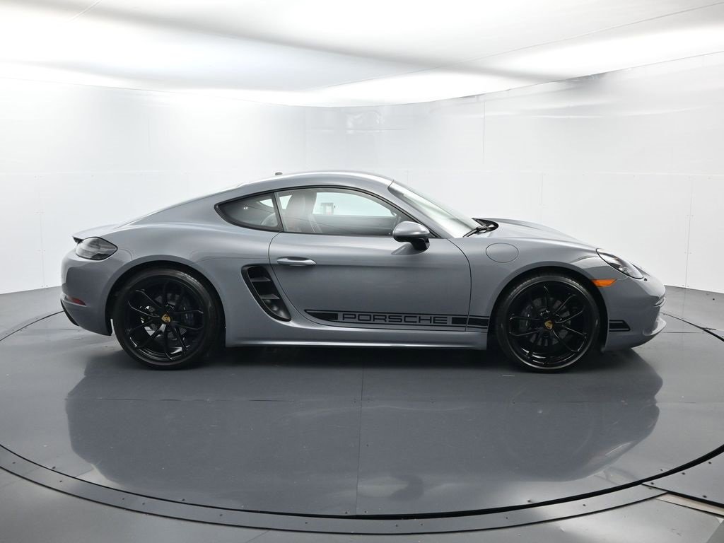 Used 2025 Porsche 718 Cayman image 15
