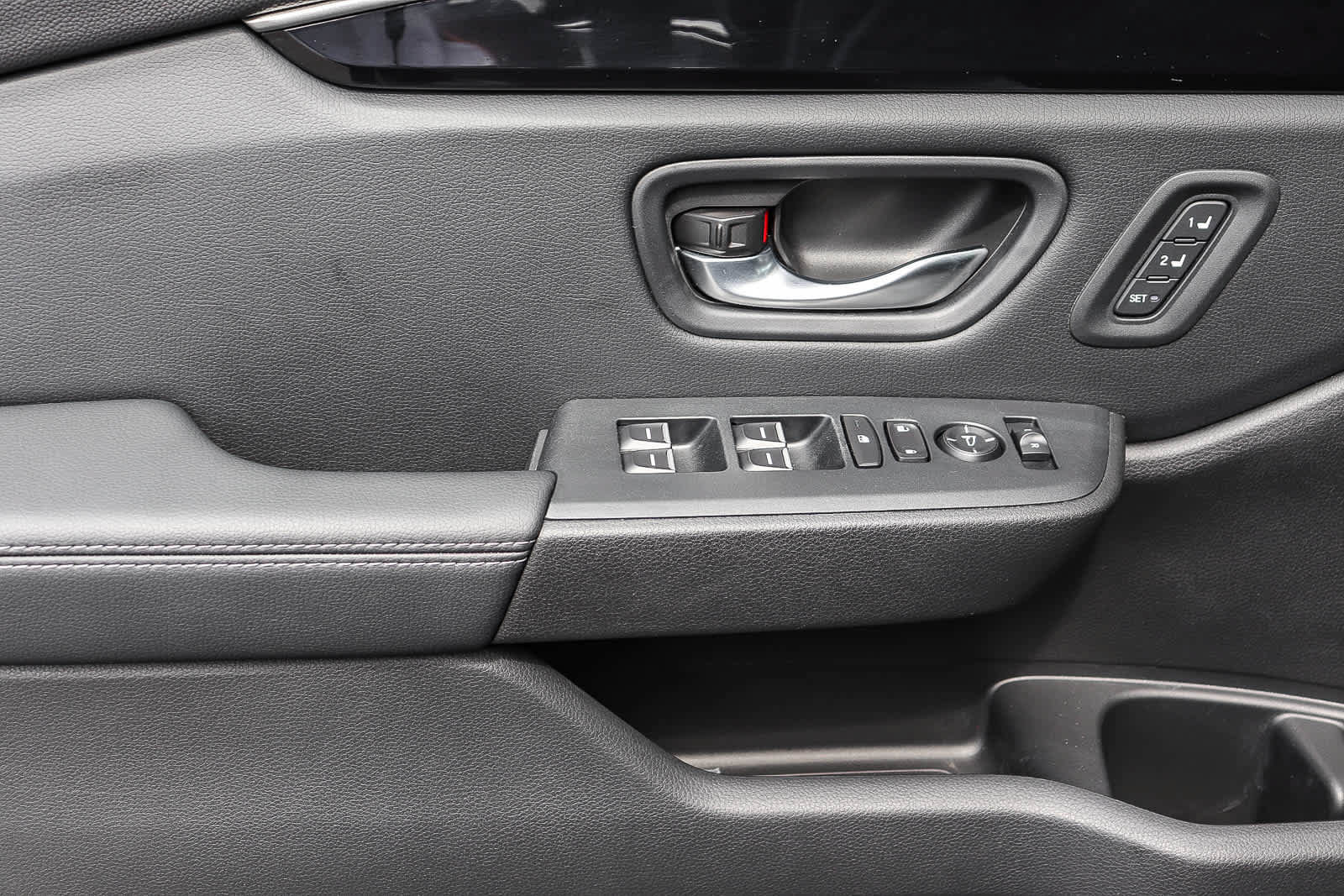 Used 2024 Honda Pilot Touring image 18