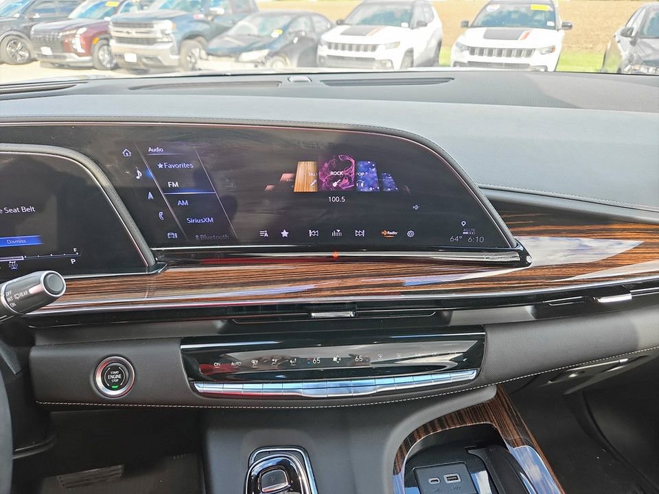 Used 2023 Cadillac Escalade ESV Premium Luxury AWD/4WD image 25