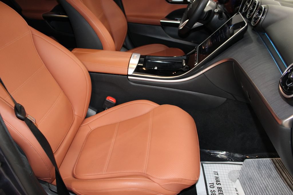 Used 2024 Mercedes-Benz C 300 Sedan image 27