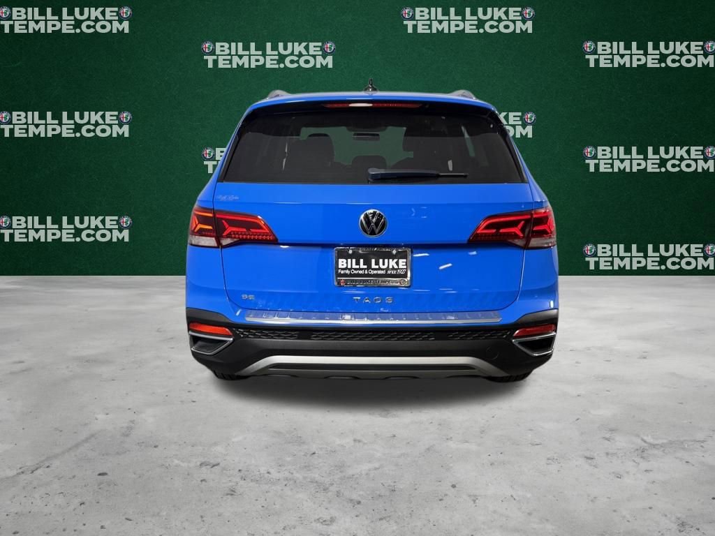Used 2022 Volkswagen Taos SE w/ Panoramic Sunroof Package FWD image 5