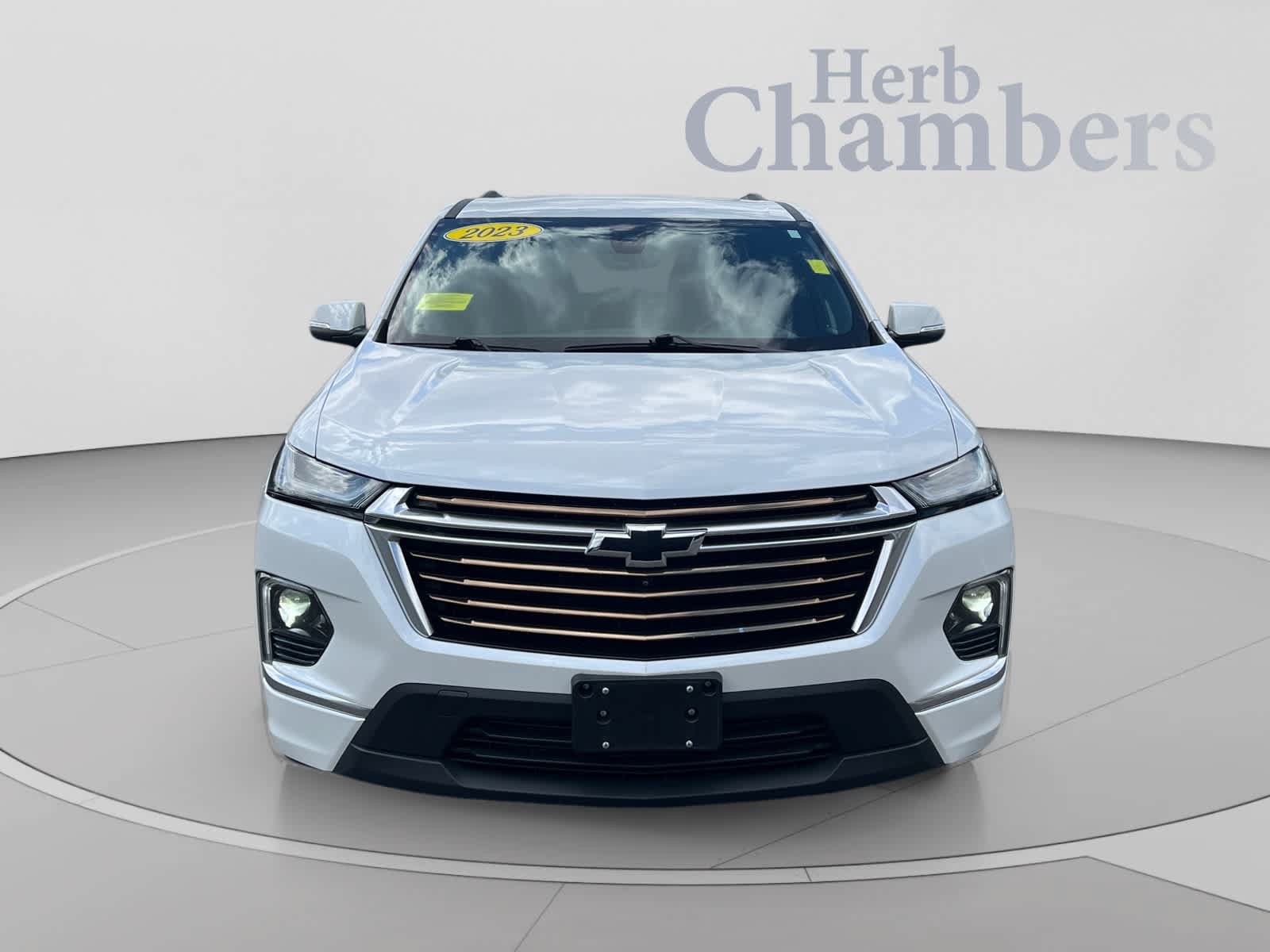 Used 2023 Chevrolet Traverse High Country AWD/4WD image 2