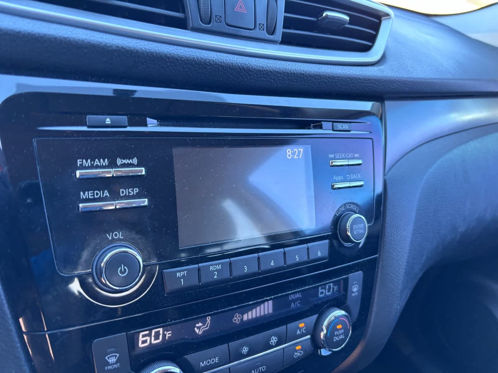 Used 2016 Nissan Rogue SV FWD image 20