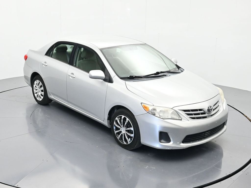 Used 2013 Toyota Corolla LE FWD image 28