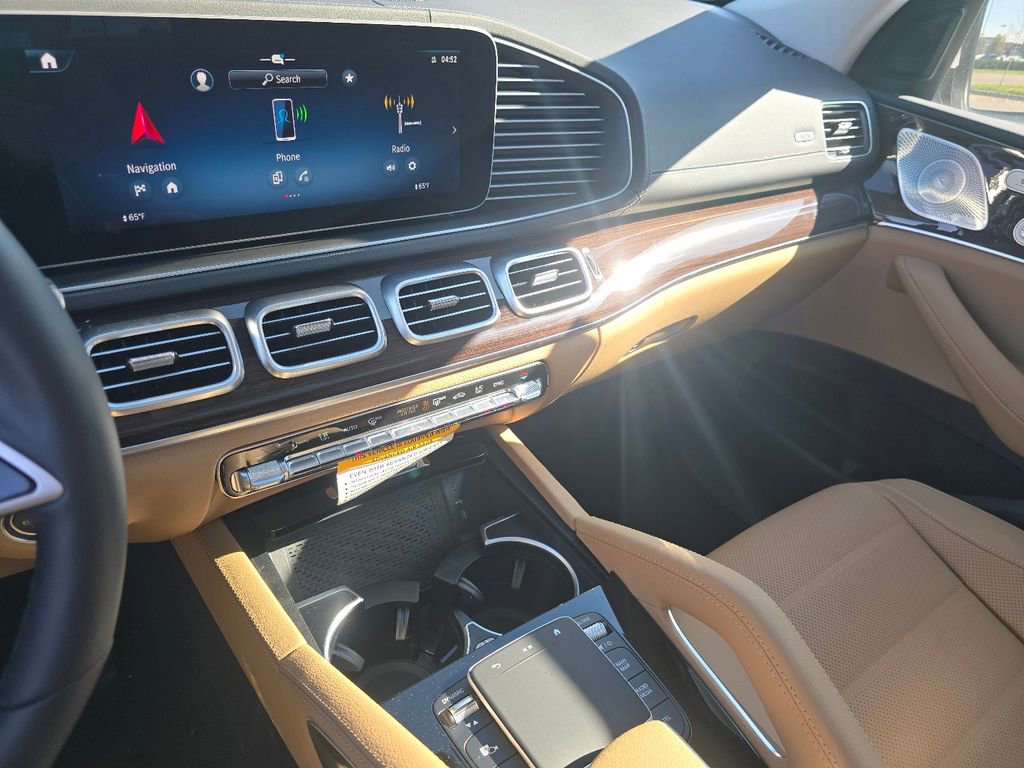 New 2026 Mercedes-Benz GLS 450 4MATIC image 32