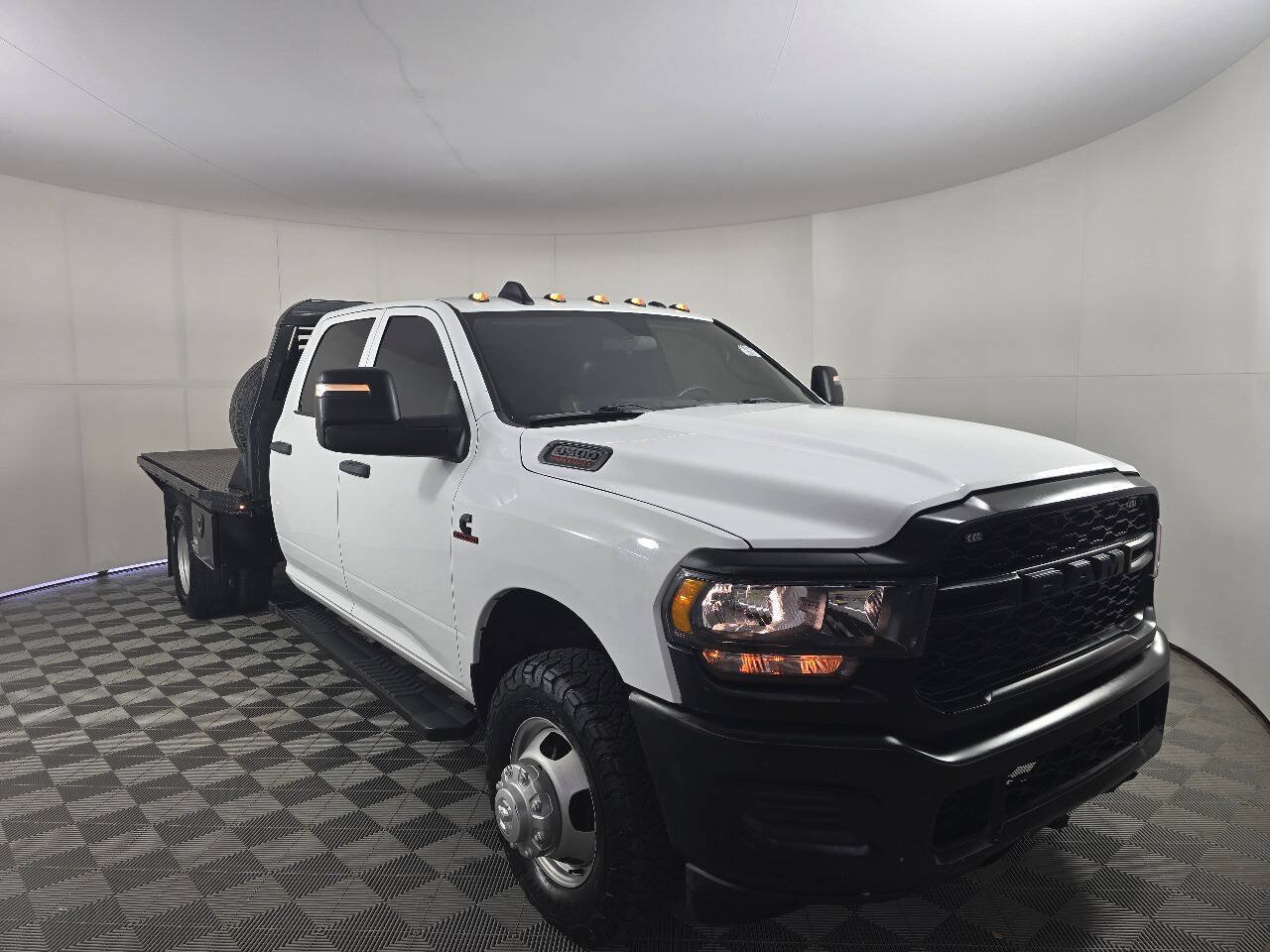 Used 2024 RAM 3500 Tradesman w/ Max Tow Package AWD/4WD image 3