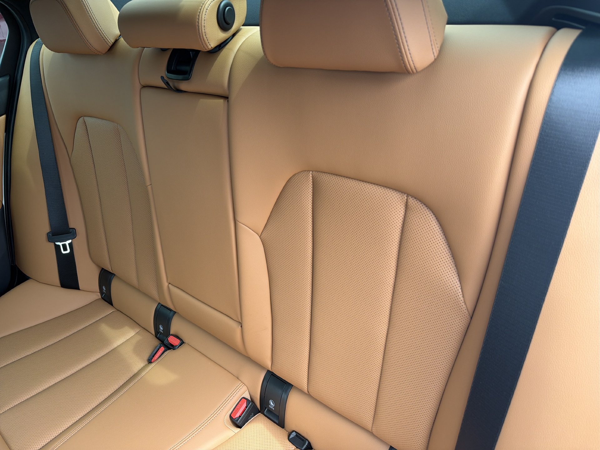 New 2026 BMW 330i Sedan w/ Convenience Package RWD image 20