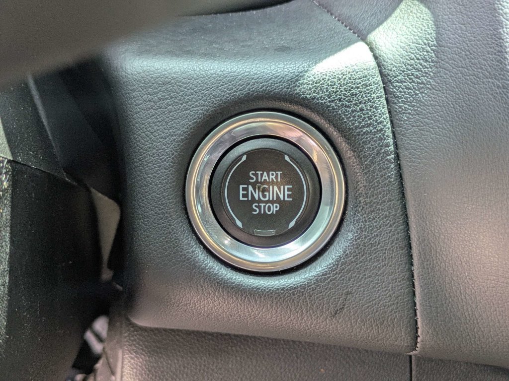 Used 2023 Chevrolet Tahoe Premier AWD/4WD image 38