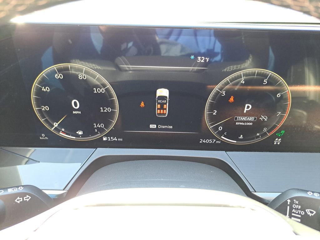 Used 2025 INFINITI QX80 Sensory image 11