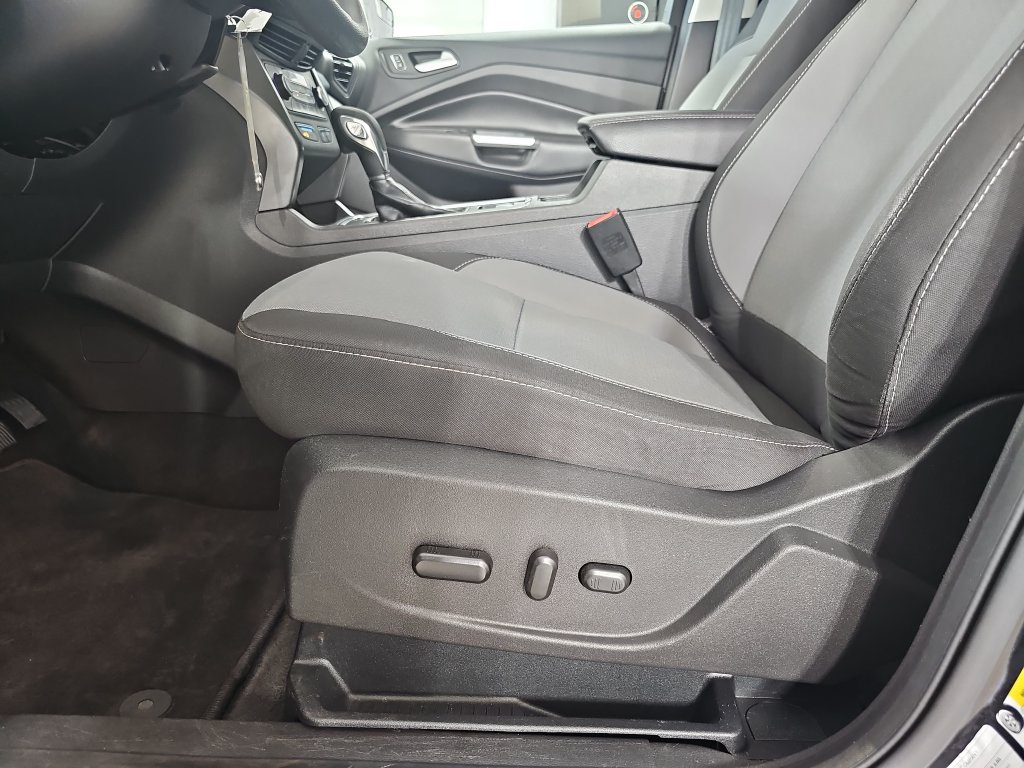 Used 2018 Ford Escape SE FWD image 33