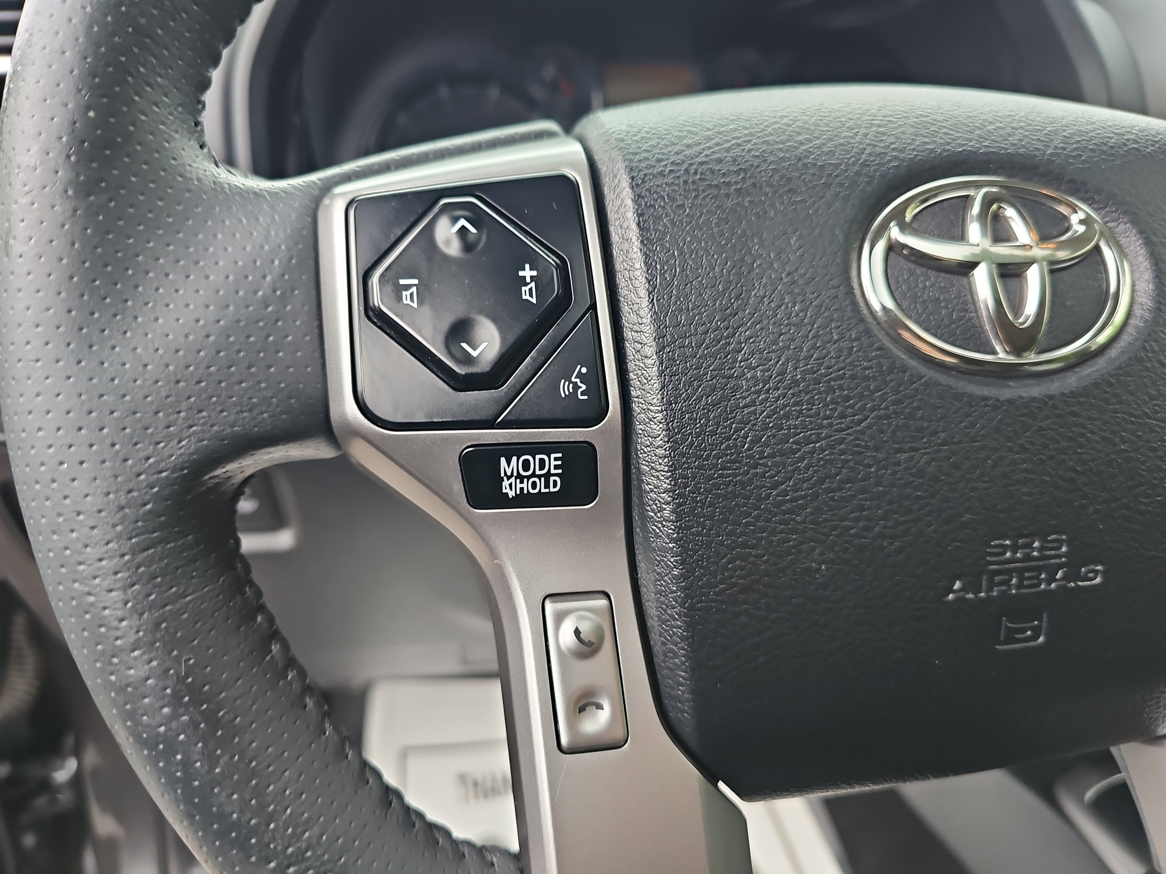 Used 2022 Toyota 4Runner SR5 Premium w/ Moonroof Package AWD/4WD image 17
