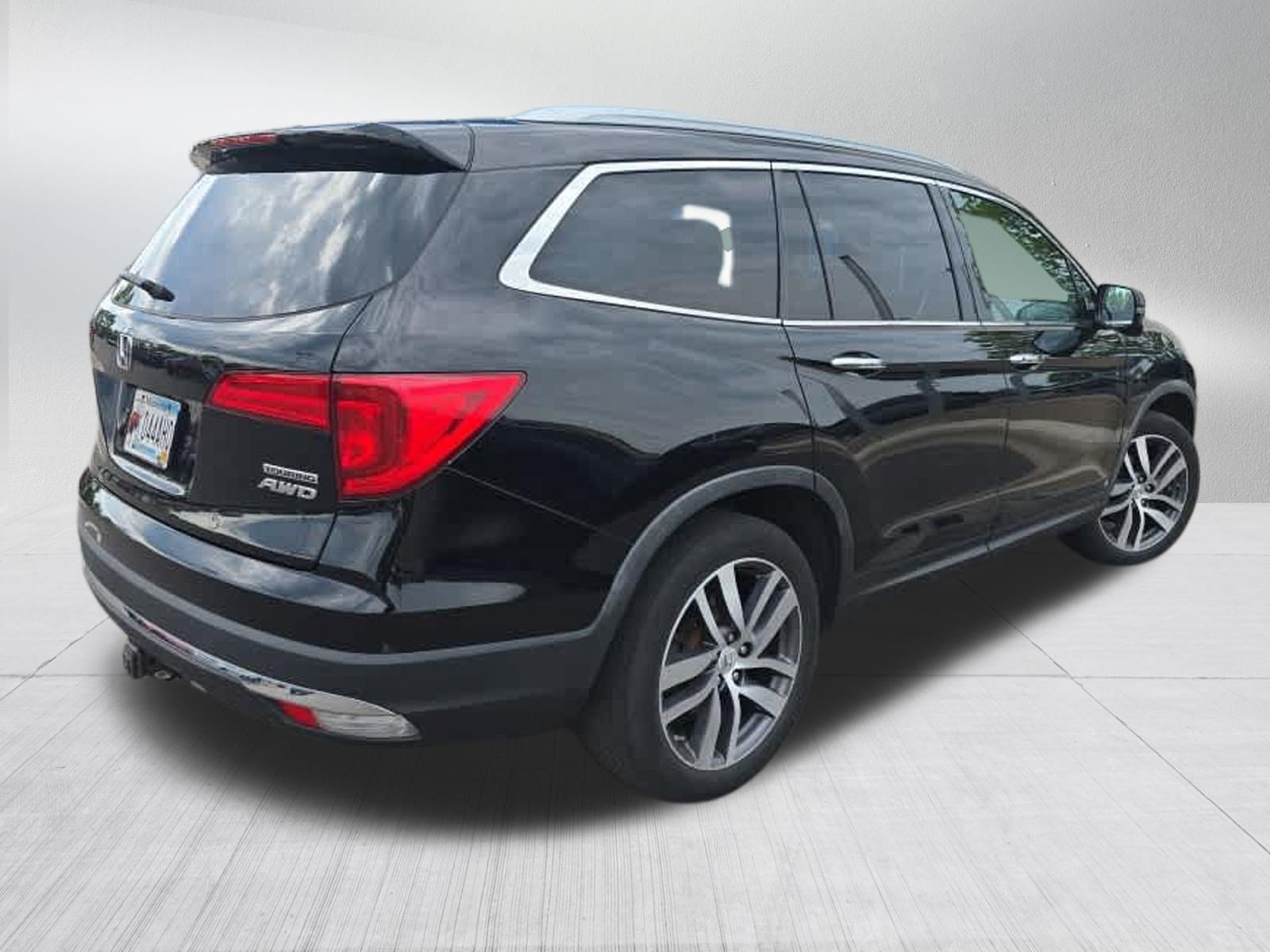 Used 2018 Honda Pilot Touring image 4