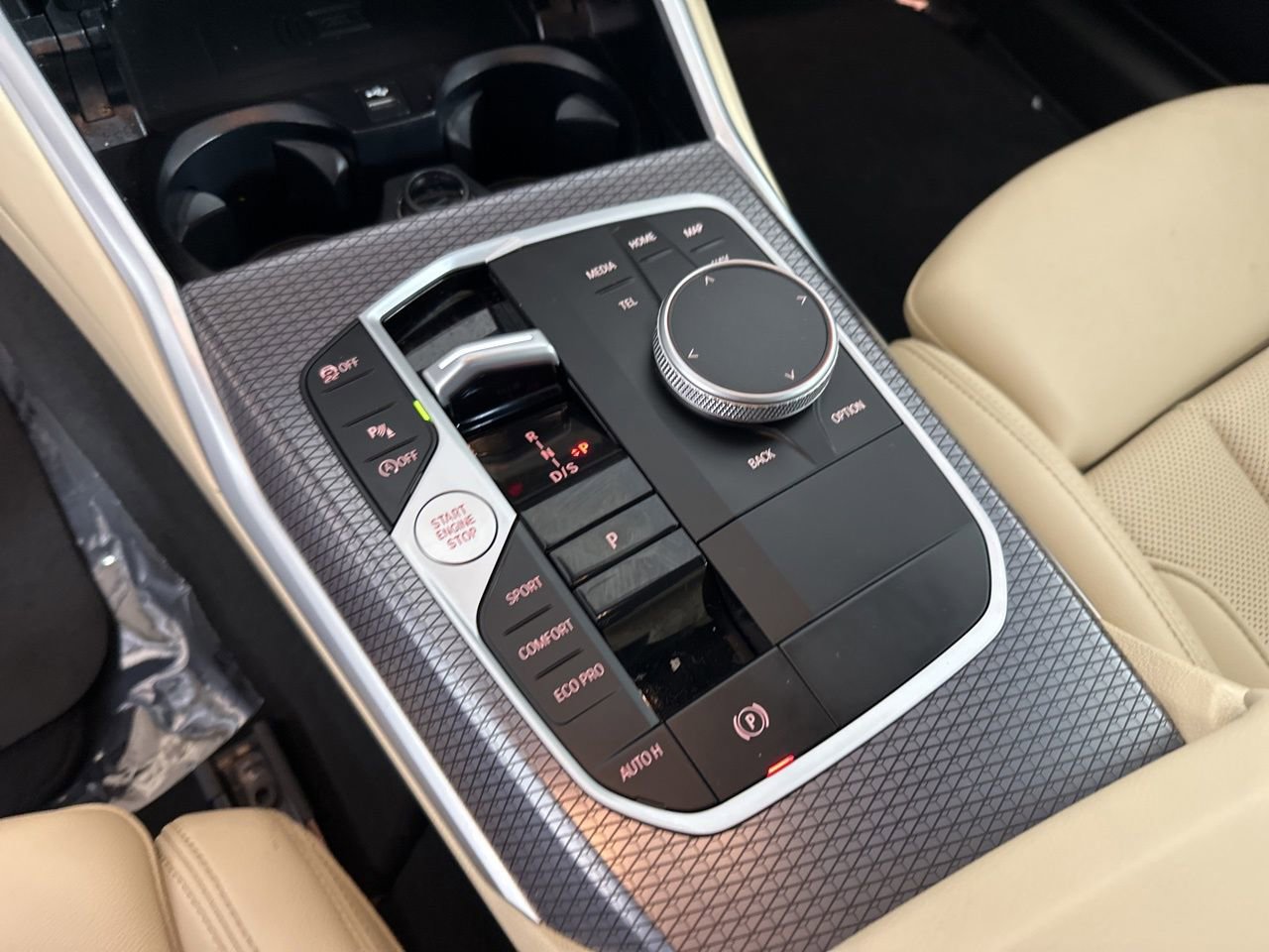 Used 2025 BMW 330i Sedan w/ Convenience Package image 24