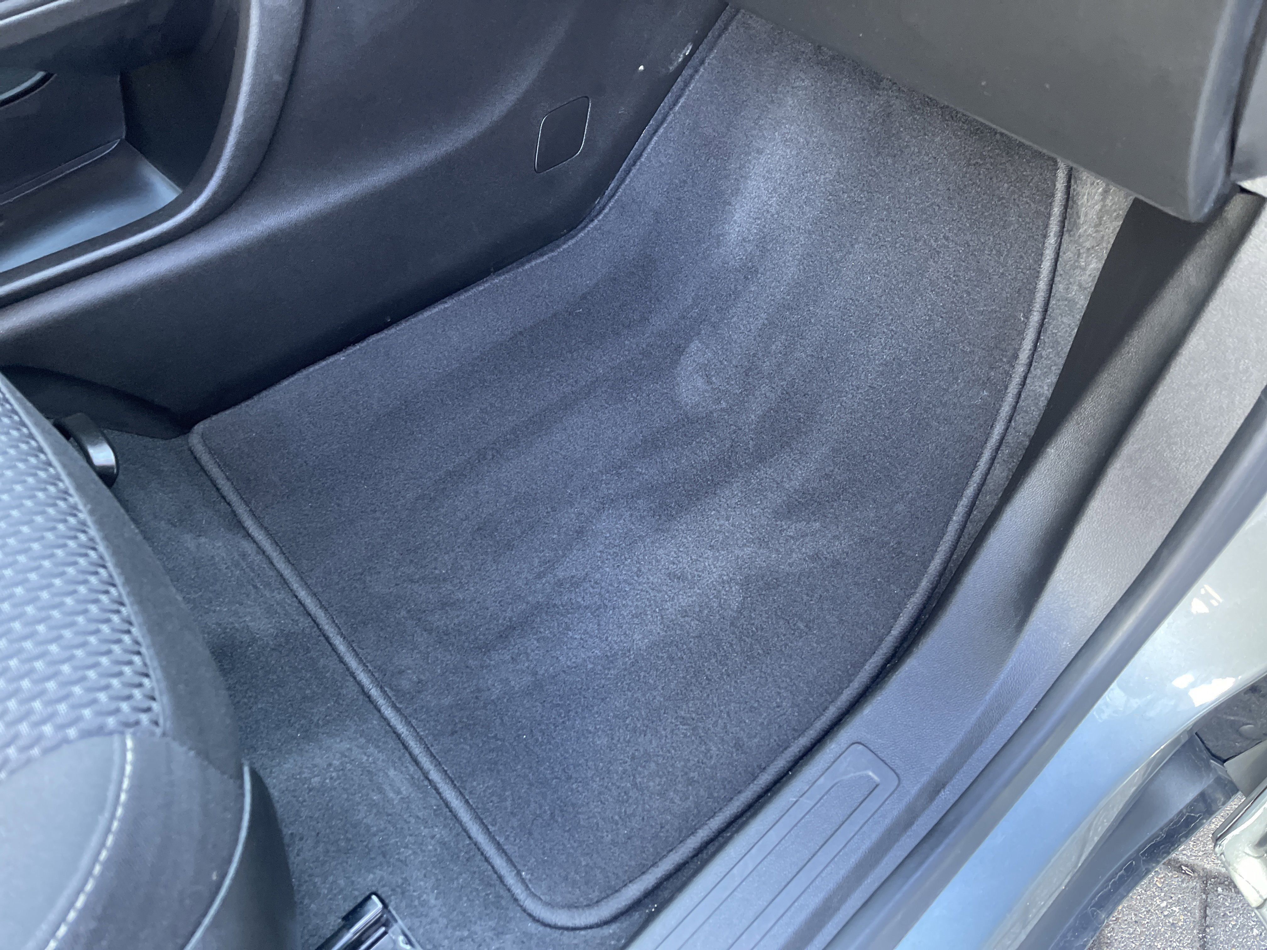 Used 2023 GMC Acadia SLE w/ Driver Convenience Package image 36