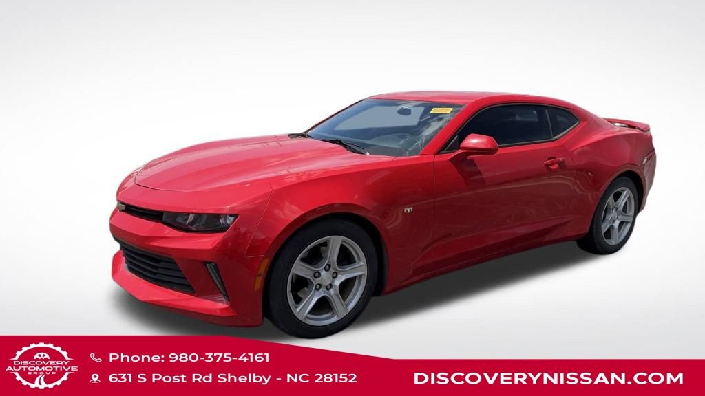 Used 2018 Chevrolet Camaro LT RWD image 1