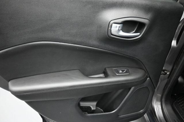 Used 2020 Jeep Compass Latitude AWD/4WD image 26