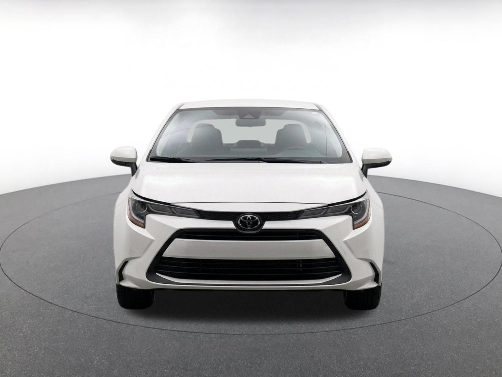 Used 2025 Toyota Corolla LE FWD image 2
