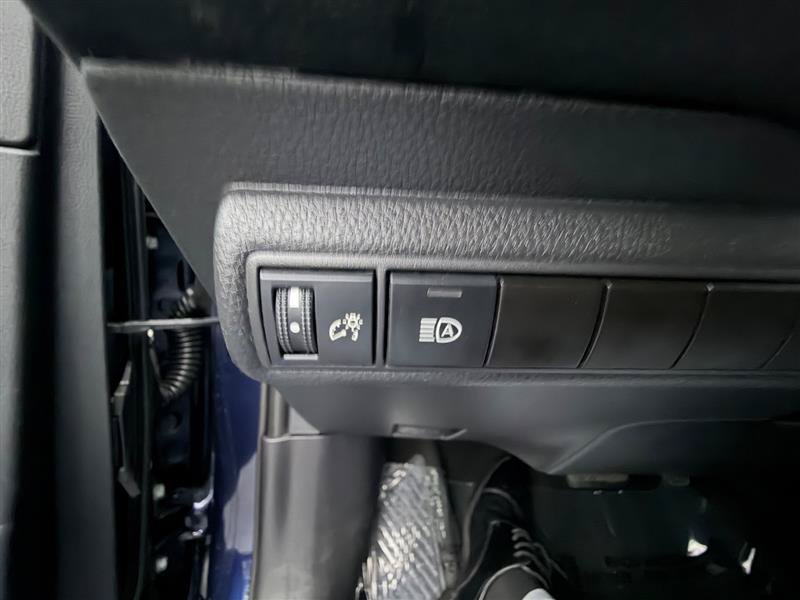 Used 2021 Toyota Corolla LE FWD image 40