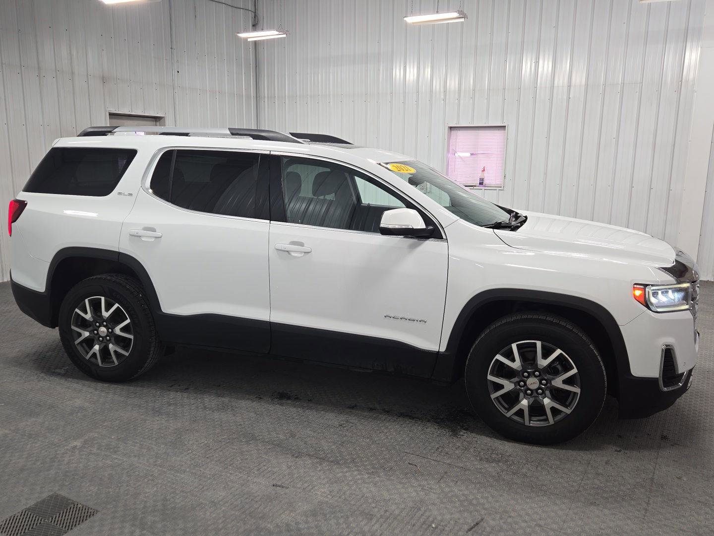 Used 2021 GMC Acadia SLE w/ Driver Convenience Package image 12