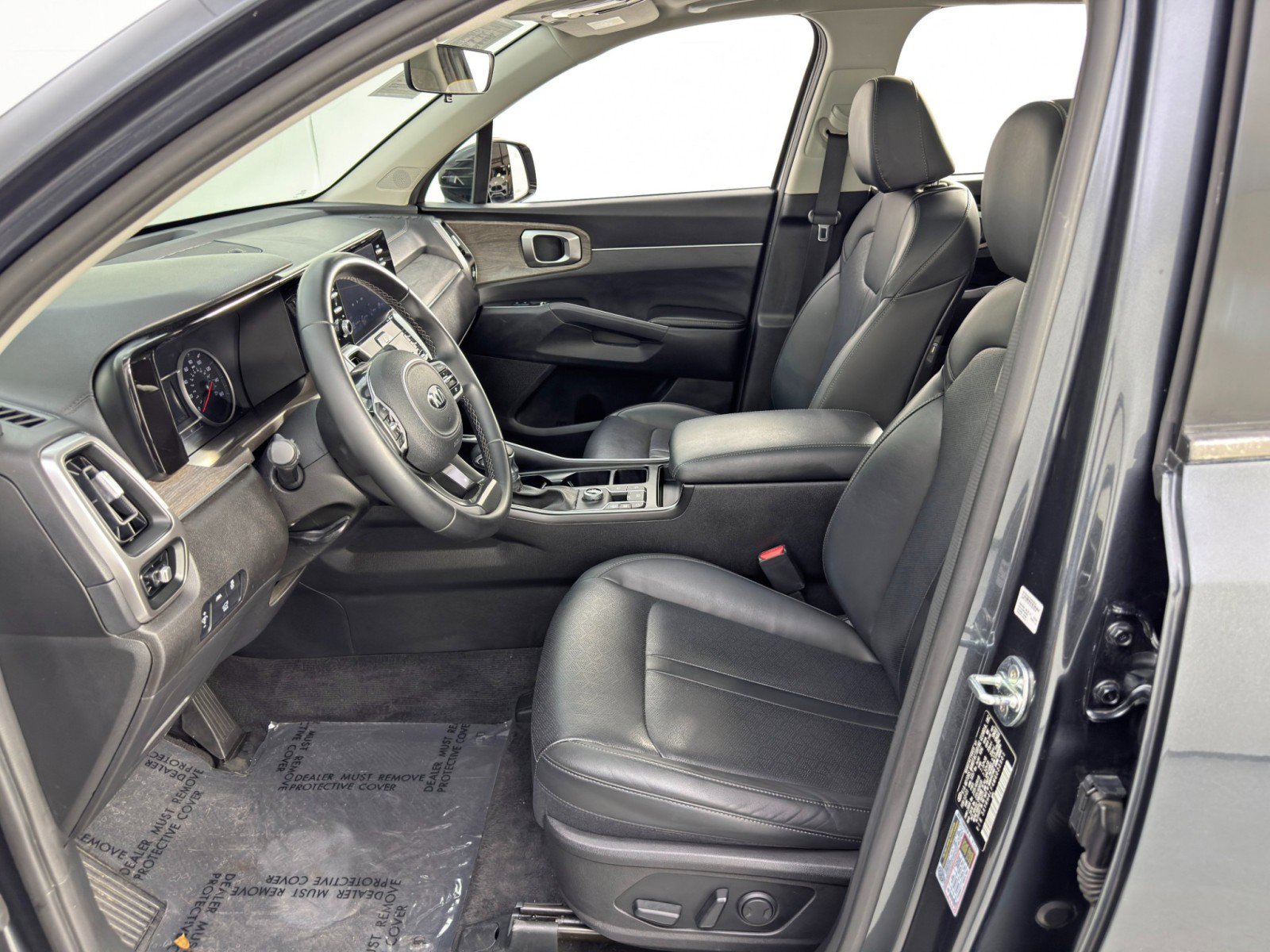 Used 2021 Kia Sorento EX w/ Panoramic Sunroof Package image 16