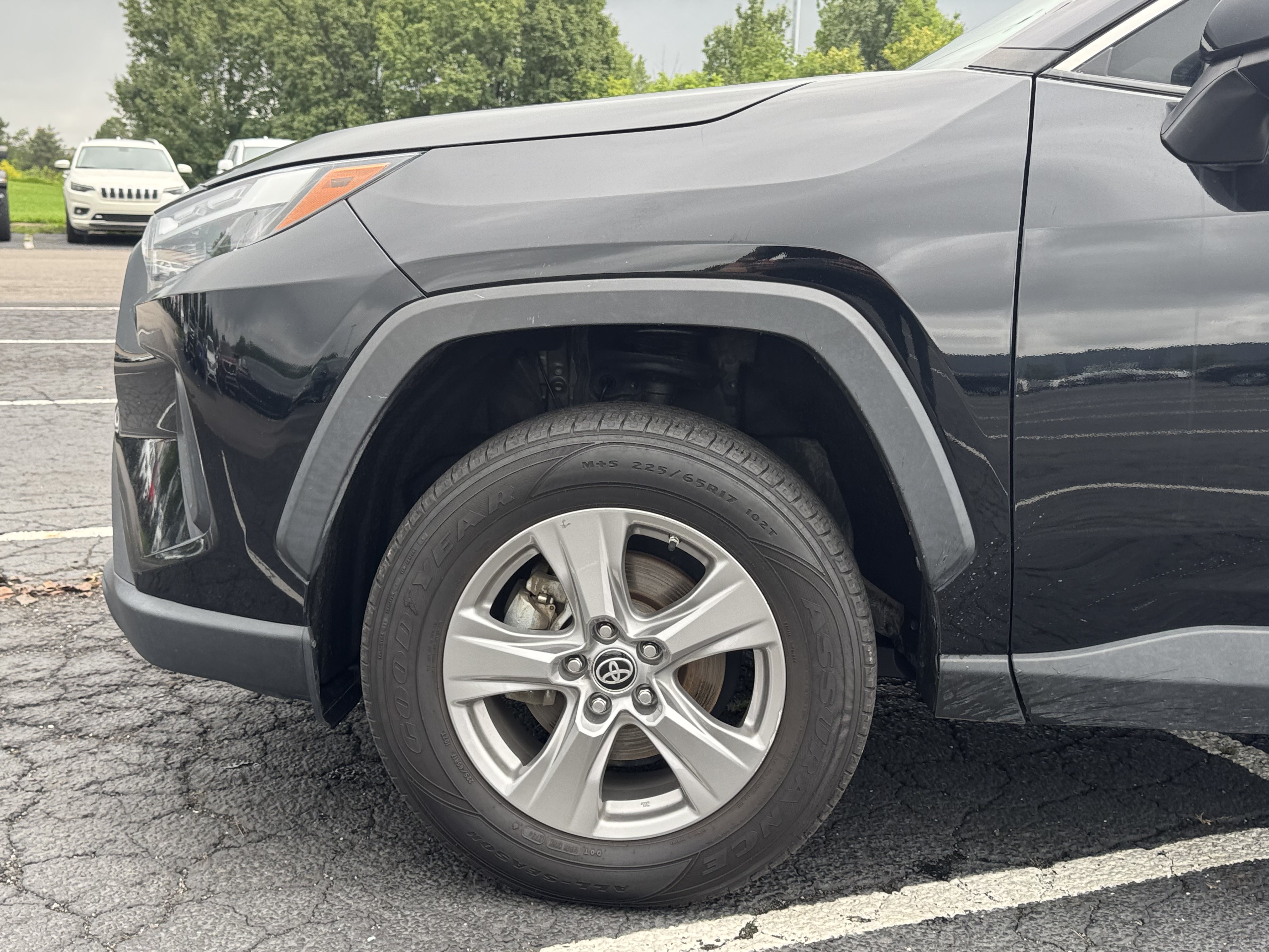 Used 2024 Toyota RAV4 LE AWD/4WD image 29
