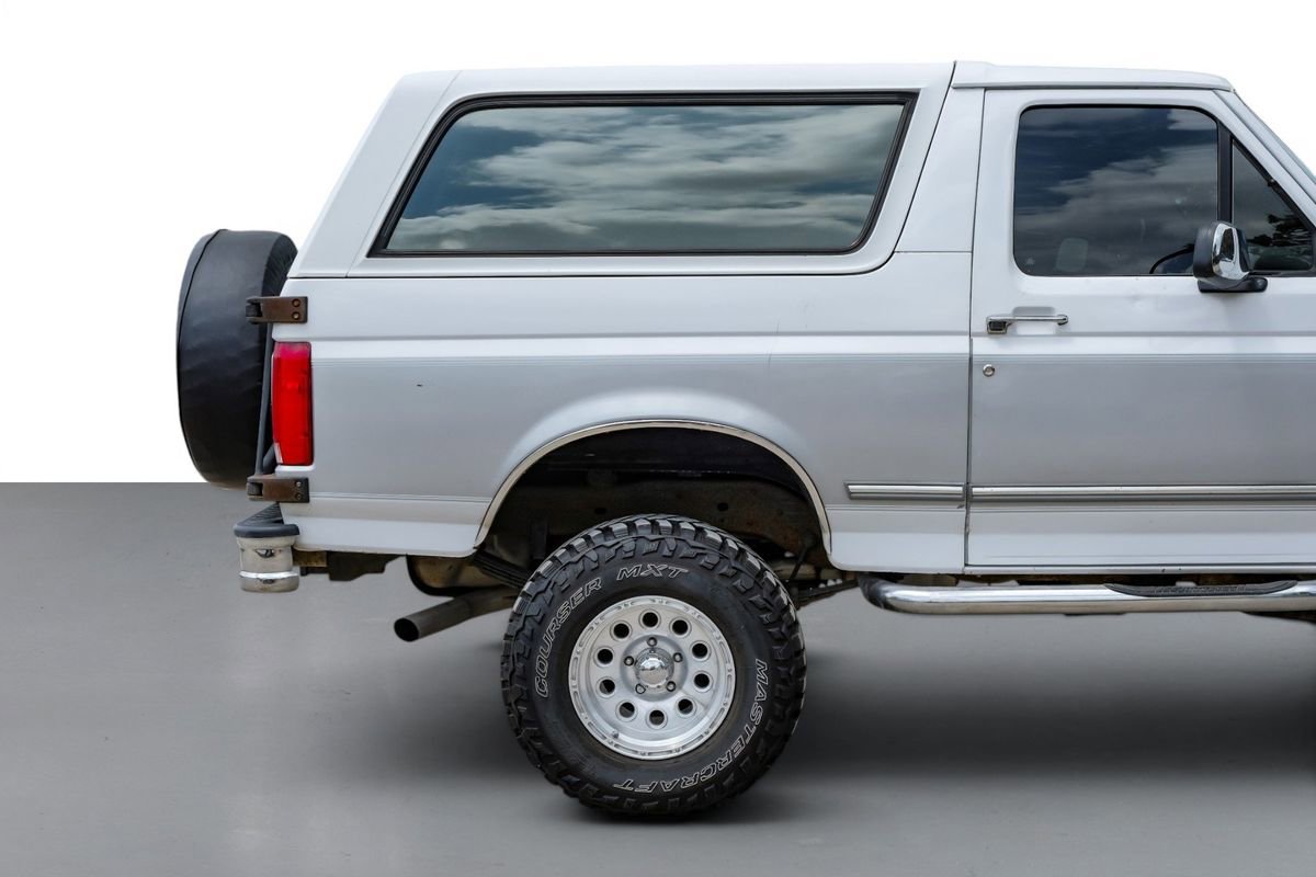 Used 1996 Ford Bronco XLT AWD/4WD image 6