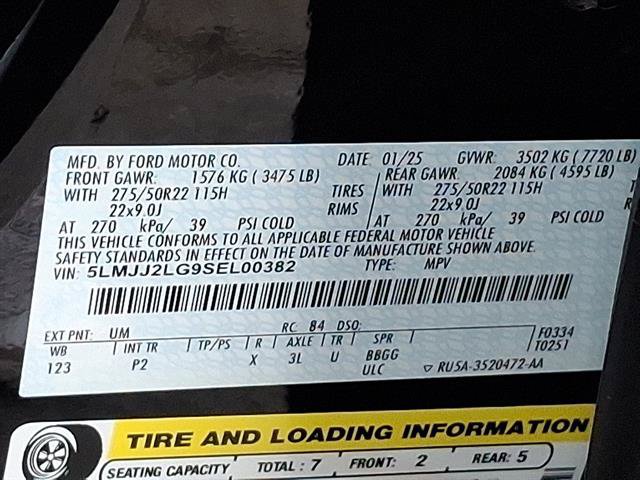 Used 2025 Lincoln Navigator Reserve w/ Jet Appearance Package AWD/4WD image 26