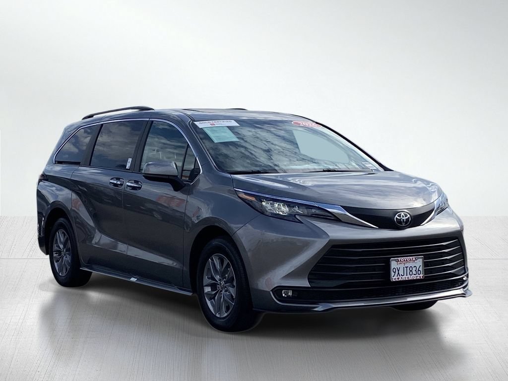 Certified 2026 Toyota Sienna XLE FWD image 12