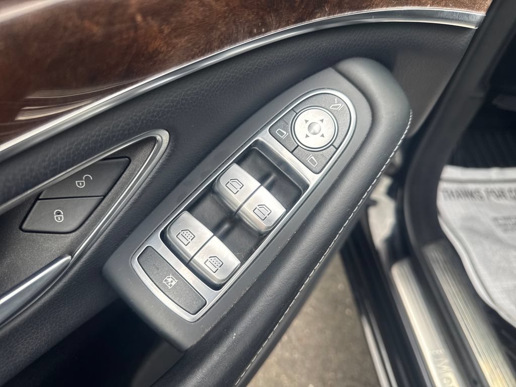 Used 2018 Mercedes-Benz S 560 4MATIC Sedan w/ Premium Package image 11