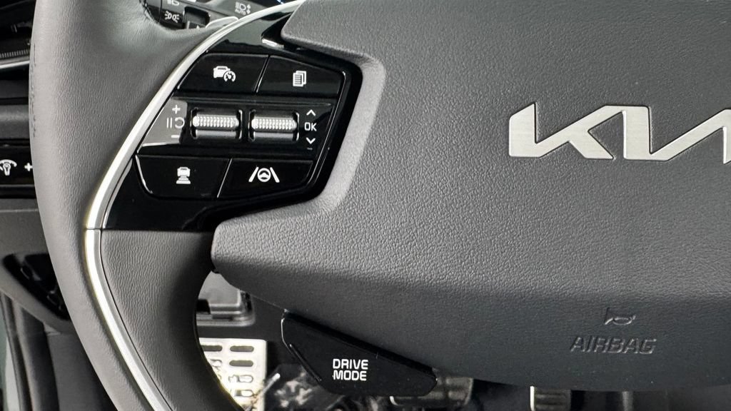 New 2026 Kia Niro SX Touring FWD image 22