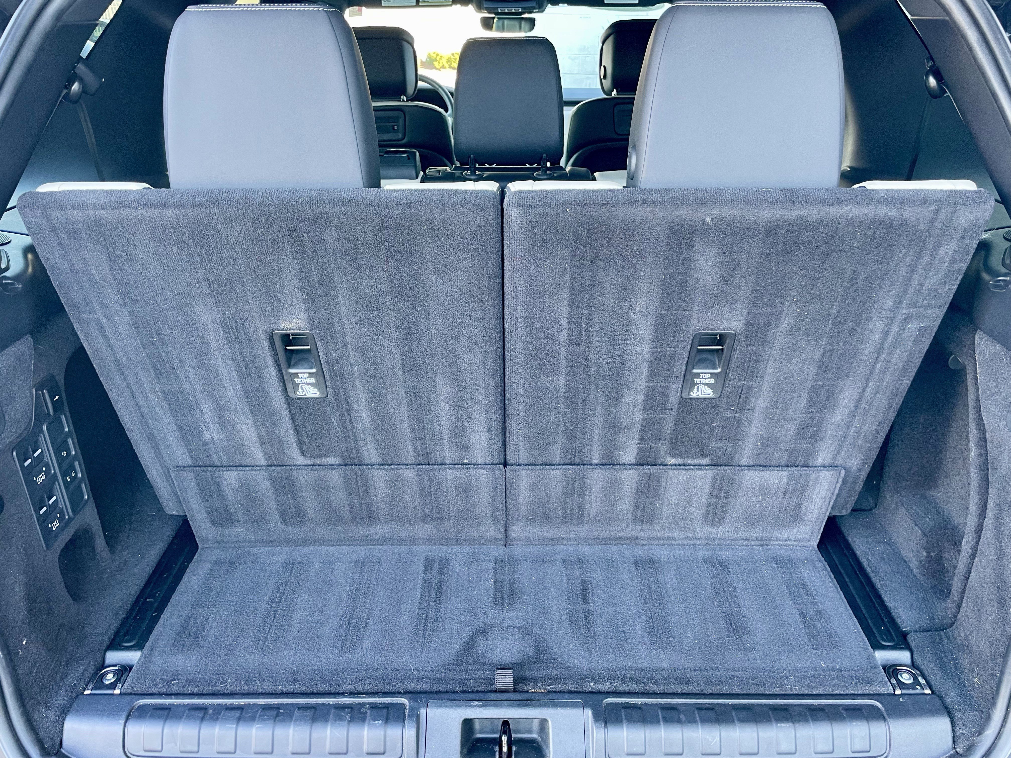 Certified 2024 Land Rover Discovery Dynamic SE image 38