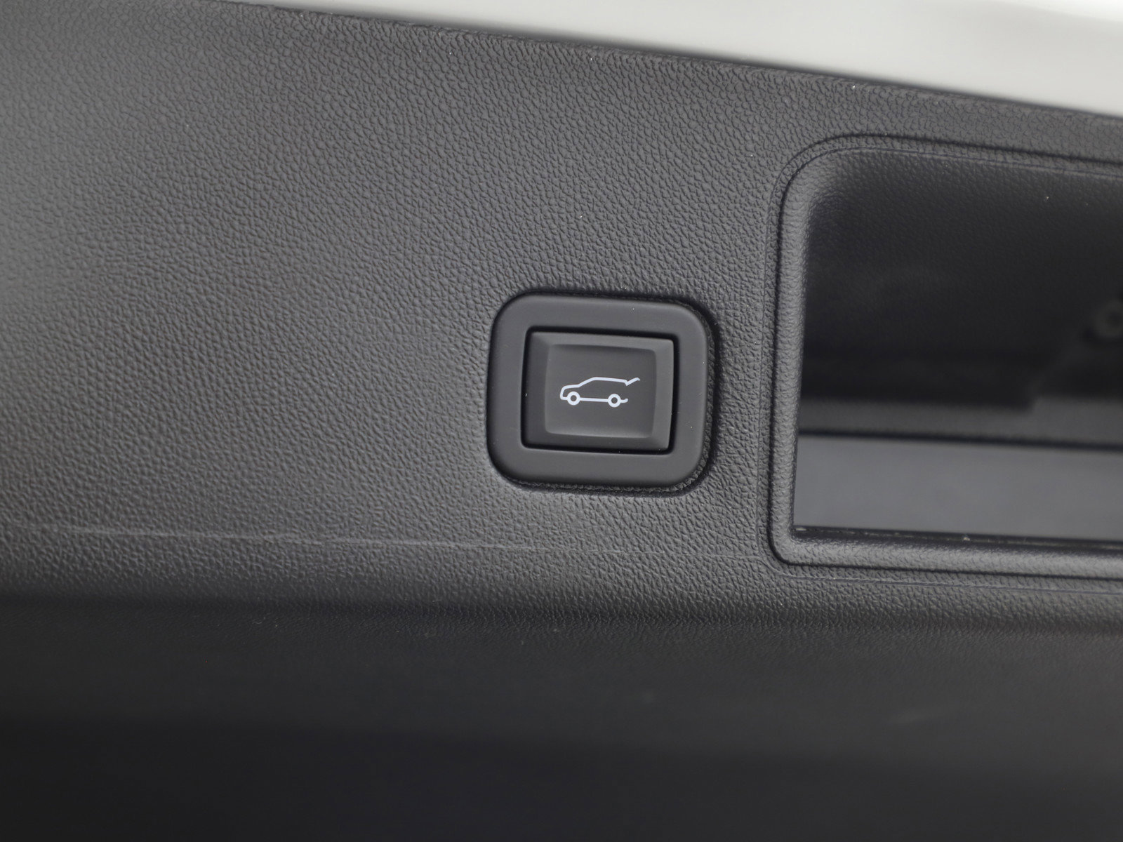 Used 2024 GMC Terrain SLT image 19