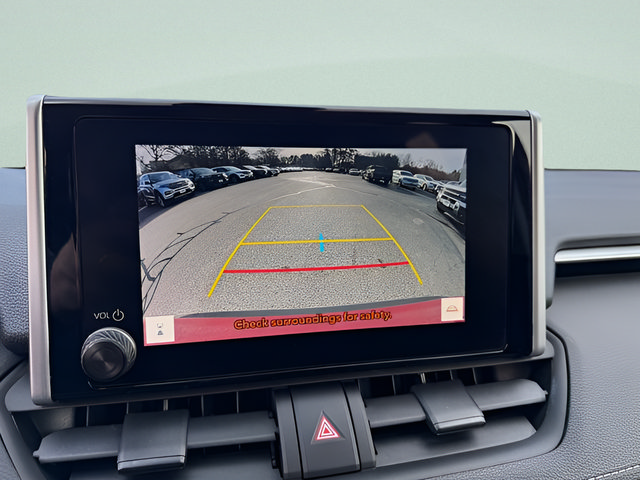 Used 2023 Toyota RAV4 XLE AWD/4WD image 8