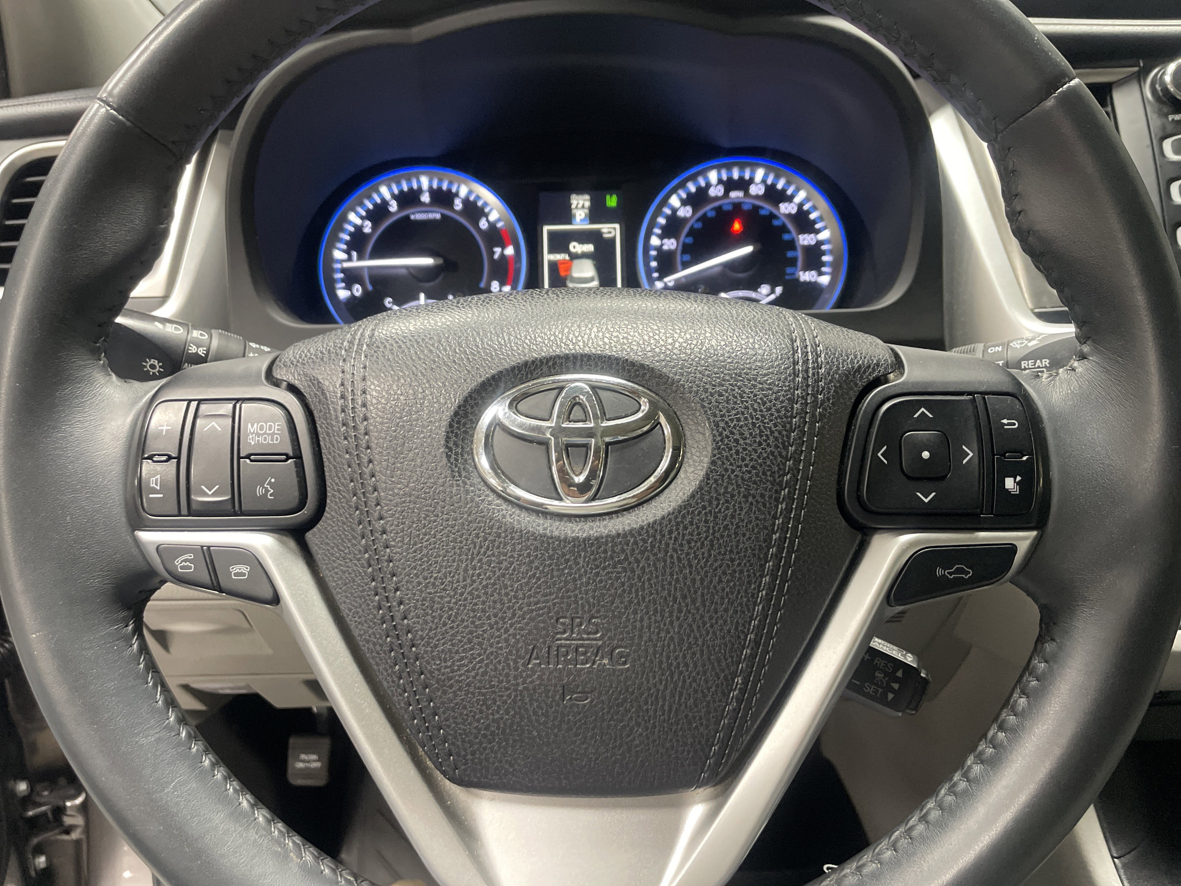 Used 2016 Toyota Highlander Limited FWD image 18