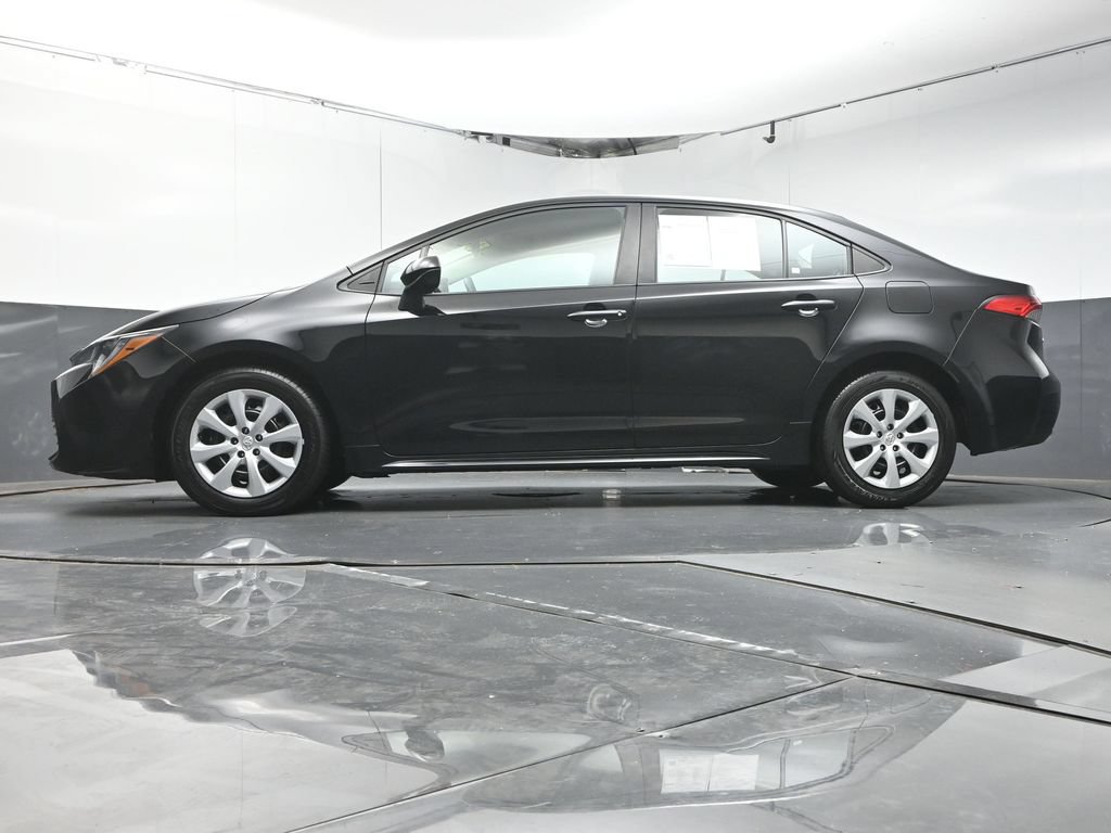 Used 2023 Toyota Corolla LE FWD image 32